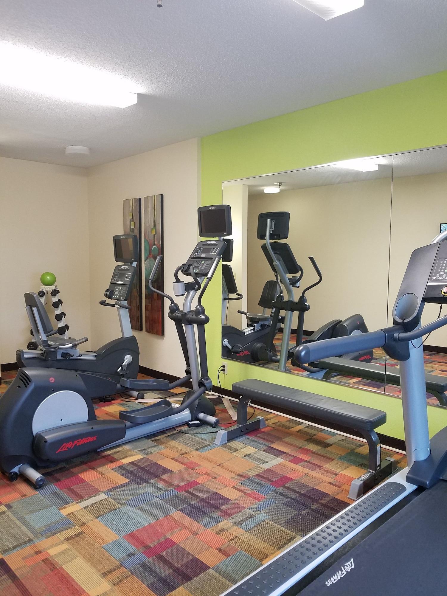 Americinn By Wyndham Moline Airport Quad Cities Bagian luar foto