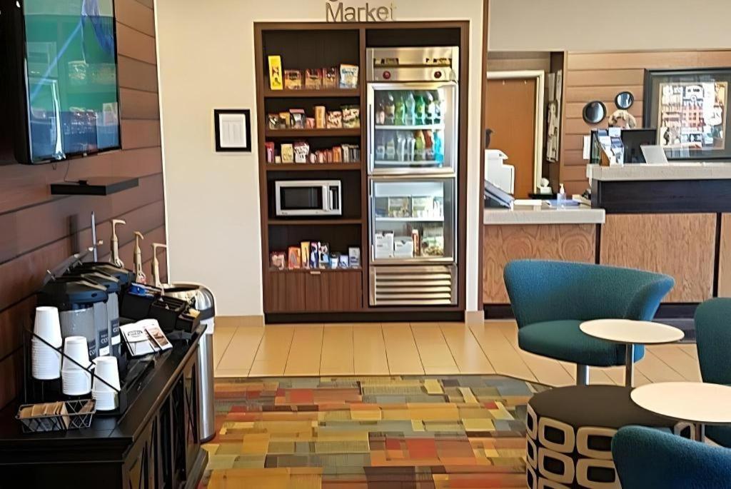 Americinn By Wyndham Moline Airport Quad Cities Bagian luar foto