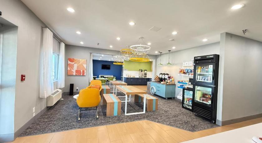 Americinn By Wyndham Moline Airport Quad Cities Bagian luar foto