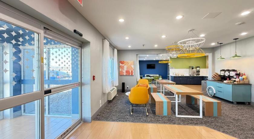 Americinn By Wyndham Moline Airport Quad Cities Bagian luar foto