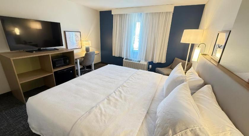 Americinn By Wyndham Moline Airport Quad Cities Bagian luar foto