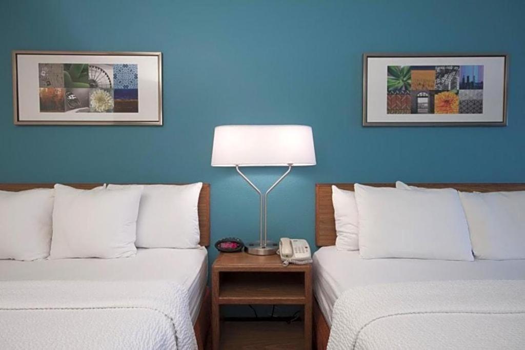 Americinn By Wyndham Moline Airport Quad Cities Bagian luar foto