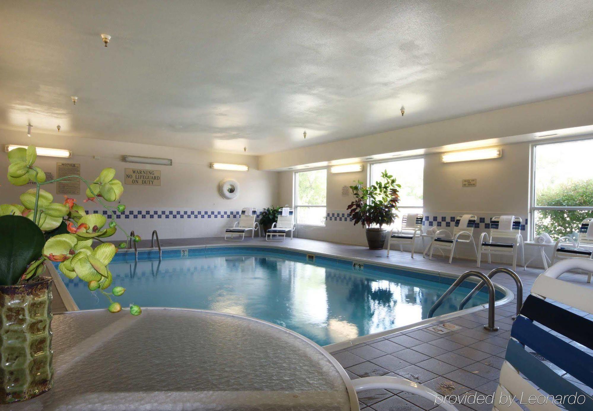 Americinn By Wyndham Moline Airport Quad Cities Bagian luar foto